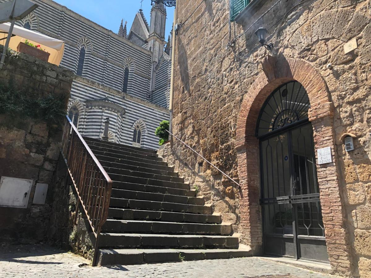 La Dimora Alle Scalette Orvieto Luaran gambar