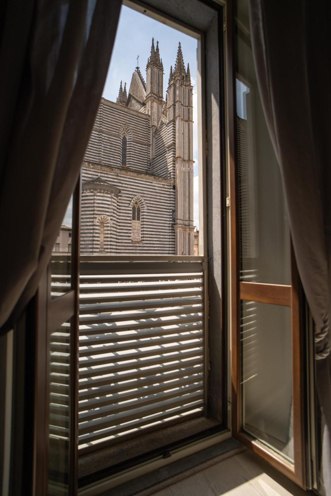 La Dimora Alle Scalette Orvieto Luaran gambar